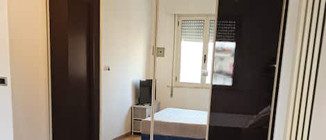 公寓 | 1 多间卧室、客房内保险箱、办公桌、笔记本电脑工作区