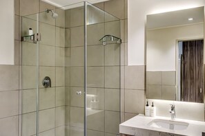 Apartment | 1 bedroom, Internet - Upscale Urban Haven at City Suite 906 (Cape Town)