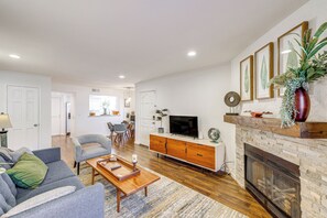 Interior - Quiet Condo w/ Pool Access, Near Arizona Boardwalk (Scottsdale)