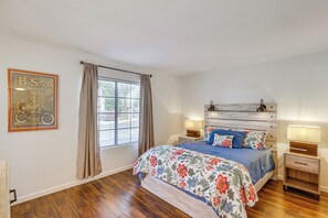 Interior - Quiet Condo w/ Pool Access, Near Arizona Boardwalk (Scottsdale)