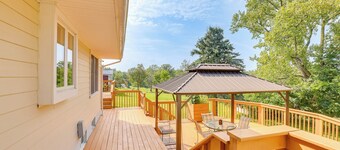 1440 Getaway w/ Yard & Deck ~ 16 Mi to Rochester