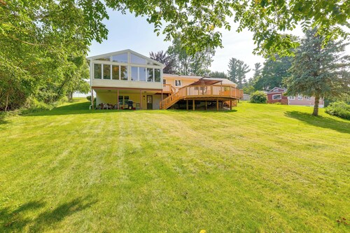 1440 Getaway w/ Yard & Deck ~ 16 Mi to Rochester