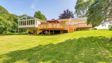 House (3 Bedrooms) | Exterior