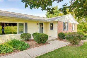 House (3 Bedrooms) | Interior - 1440 Getaway w/ Yard & Deck ~ 16 Mi to Rochester (Rush)