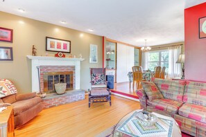 House (3 Bedrooms) | Interior - 1440 Getaway w/ Yard & Deck ~ 16 Mi to Rochester (Rush)
