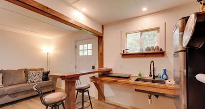 Deluxe Cabin G: 9 Mi to Worlds End State Park!
