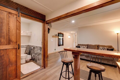 Deluxe Cabin G: 9 Mi to Worlds End State Park!