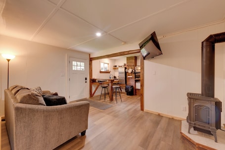 House (2 Bedrooms) | Interior