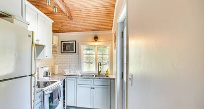 Cozy Cottage w/ Deck: Walk to Lake of the Ozarks!