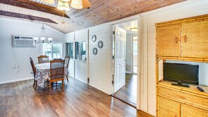 Cottage (2 Bedrooms) | Interior