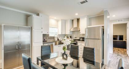 Sleek Home Near Downtown Lakeland w/ Yard!