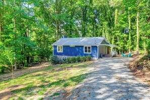 Cottage (3 Bedrooms) | Interior - Waterfront Retreat on a Lake Lanier Cove w/ Dock (Dawsonville)