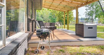 On-site Lake Access: Pet-friendly Vinita Home