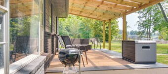 On-site Lake Access: Pet-friendly Vinita Home