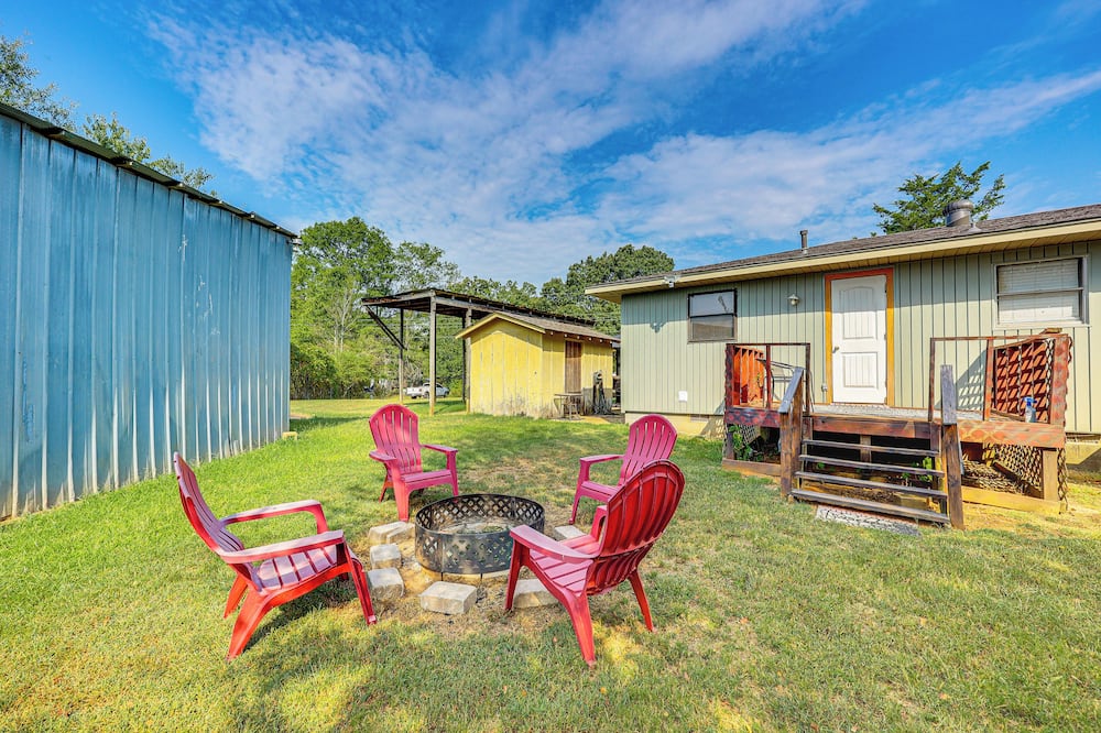 Rural Escape Near Lake Ouachita w/ Gas Grill! - Mountain Pine, AR