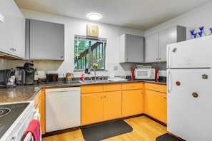 Interior - Family Condo By Mark Twain Lake & Jellystone Park (Monroe City)