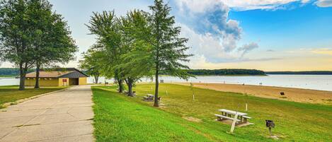 Apartment (2 Bedrooms) | Front of property