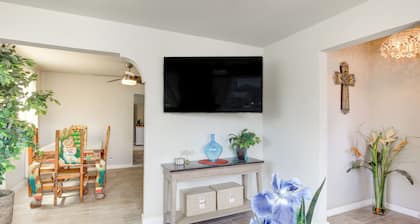 Downtown El Paso Home ~ 1 Mi to Medical Center St