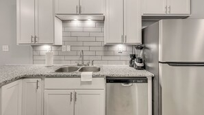 Apartment (2 Bedrooms) | Bahagian dalam