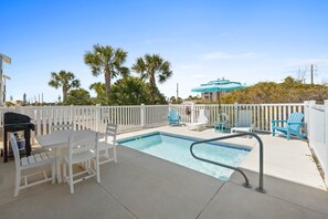 Lämmitetty uima-allas