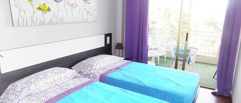 2 bedrooms, bed sheets