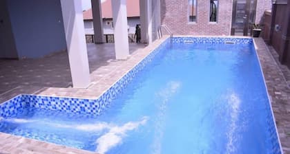 Camas Hotel and Suites