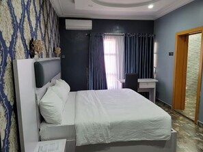 Kamar Keluarga, balkon, pemandangan kota | Meja kerja, ruang kerja ramah laptop, dan Wi-Fi gratis