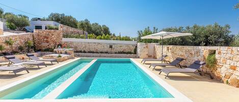 Piscina externa sazonal, piscina aquecida