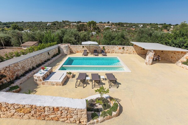 Piscine extérieure (ouverte en saison), piscine chauffée