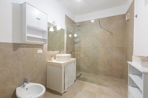 Apartment | Bathroom | Shower, hair dryer, towels - 4186 Casa Itria by Barbarhouse (Ostuni)
