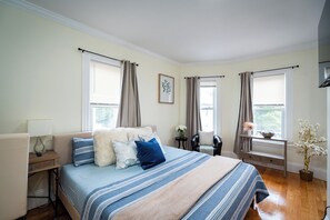 3 bedrooms, iron/ironing board, WiFi, bed sheets - 14b-Charming, beautiful 3-bedroom apartment in Boston (Boston)
