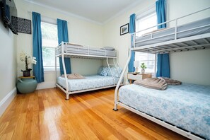 3 quartos, ferros/tábuas de passar roupa, Wi-Fi, roupa de cama