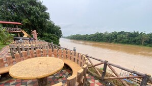 Outdoor dining - The River Park Resort (Jagdalpur)