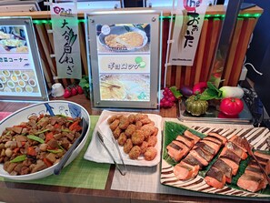 每日供应自助式早餐（每人 JPY 1760）
