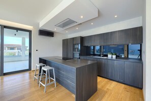 Fridge, microwave, oven, stovetop - Villa Amella (vodnjan)