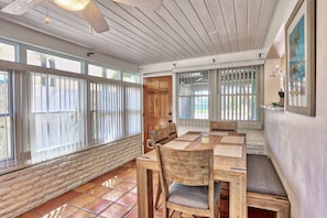Dining - 🏠Private Pool🌞Coquina Hideaway🌊Great Location🌴Screened Patio (St Pete Beach)