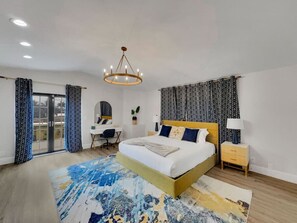 4 habitaciones, escritorio y tabla de planchar con plancha 