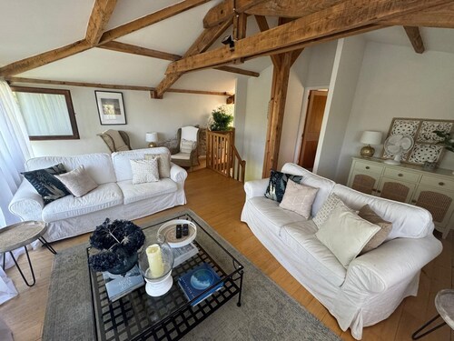 Cottage on the River Lot with spectacular riverside views.