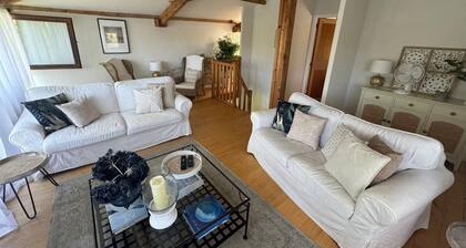 Cottage on the River Lot with spectacular riverside views.