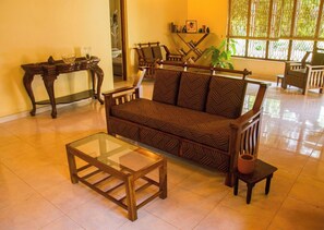 Living area - The Villa Marcelle  (Negombo)
