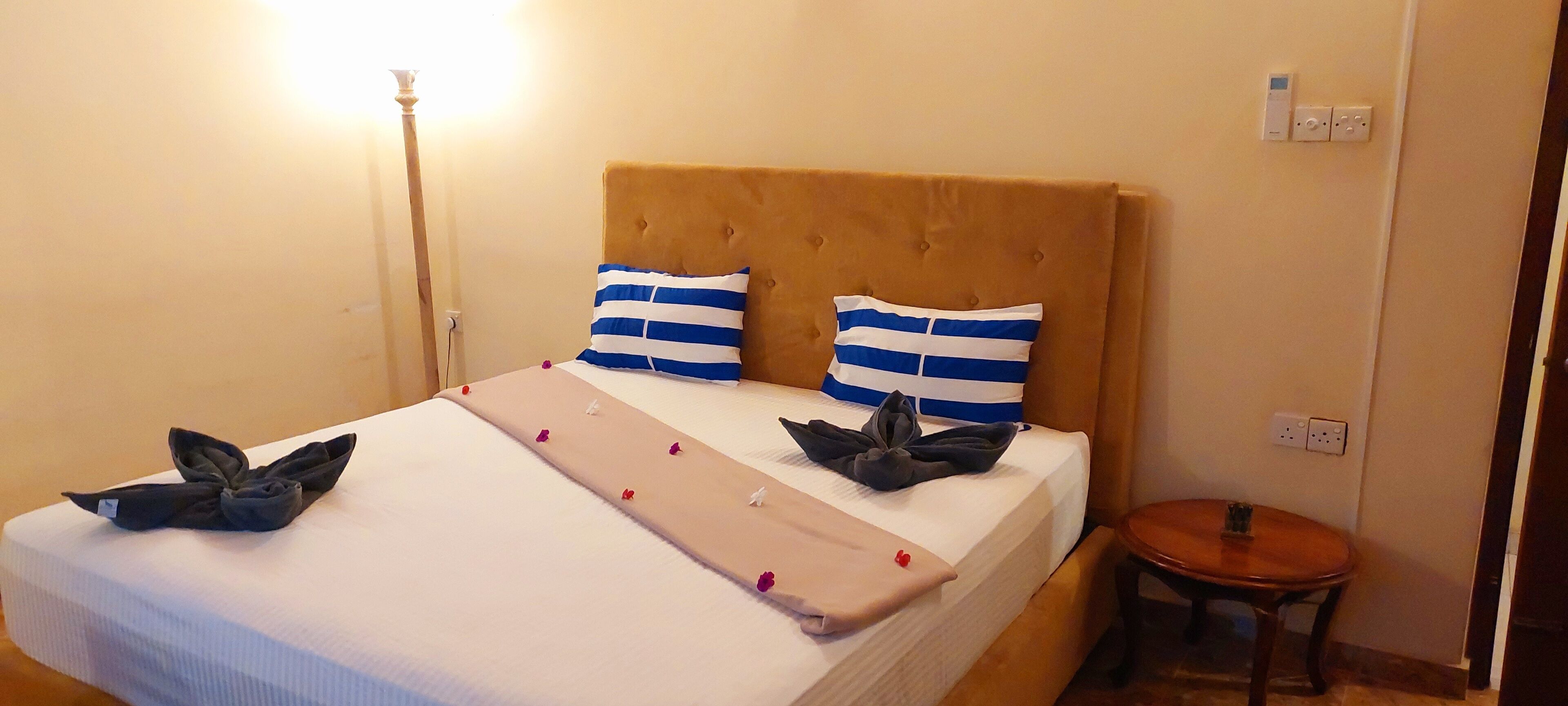 3 bedrooms, in-room safe, iron/ironing board, free WiFi