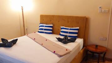3 bedrooms, in-room safe, iron/ironing board, free WiFi