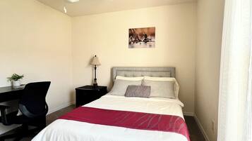 2 slaapkamers, een strijkplank/strijkijzer, wifi, beddengoed