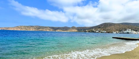 Sulla spiaggia, sabbia bianca