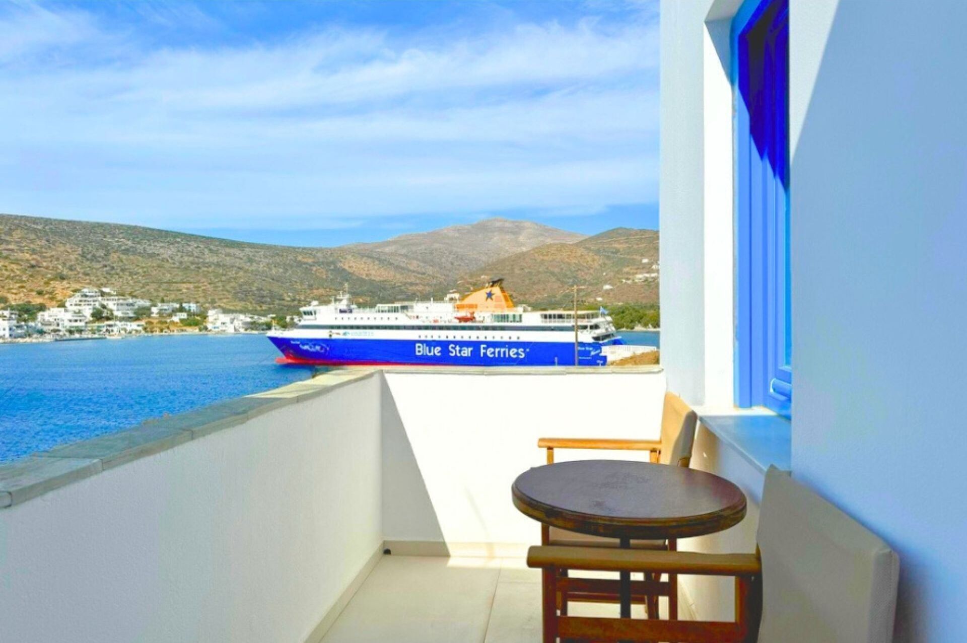 Deluxe Studio Queen with Private Balcony | Terraza o patio