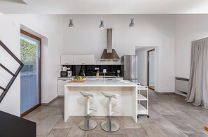 Fridge, microwave, oven, dishwasher - Villa Luna Bianca - Modern built villa with private pool and a hot tub (Sveti Petar U Sumi)