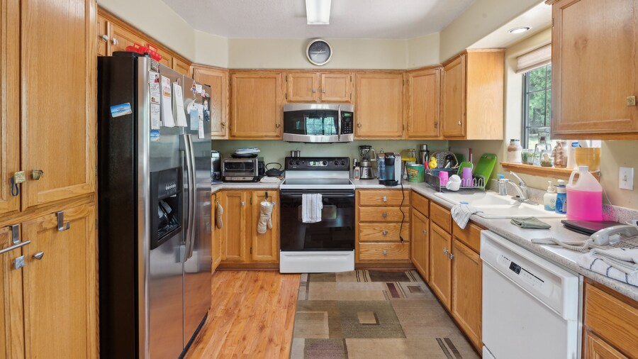 Secluded Mountain Cabin With Forest Views 3 Bedroom Cabin by RedAwning