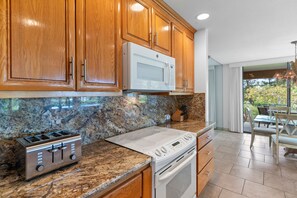 Condo, 2 Bedrooms | Private kitchen