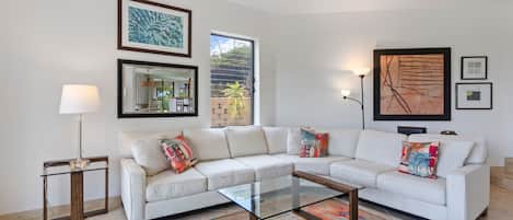 Condo, 2 Bedrooms | Living area | Smart TV
