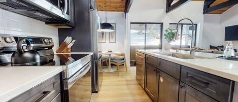 Condo, 2 Bedrooms | Private kitchen | Fridge, oven, coffee/tea maker, toaster